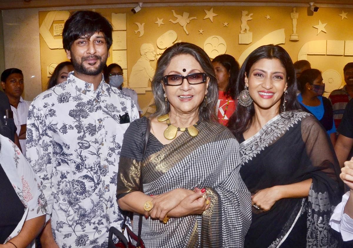 (From left) Tanmay Dhanania, Aparna Sen with daughter-actress Konkona Sen Sharma at the Kolkata film festival