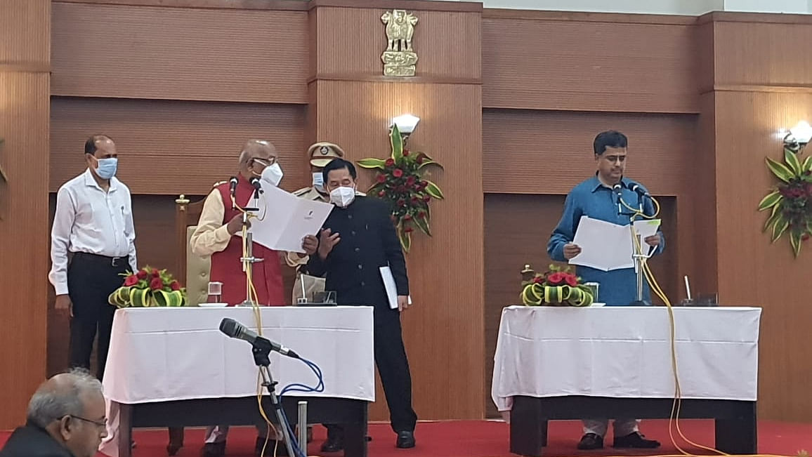 Governor Satyadeo Narain Arya administered the oath of office and secrecy to Saha at Raj Bhawan at Agartala, a day after Biplab Kumar Deb tendered his resignation as the CM. Credit: Special Arrangement