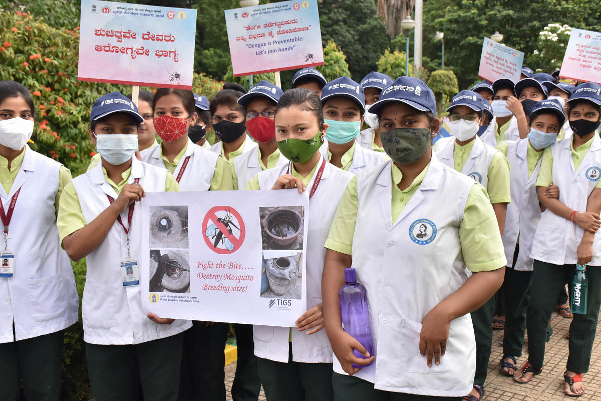 A rally to mark National Dengue Day was organised from MG Road to the BBMP head office on Monday. Credit: DH Photo