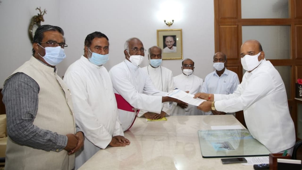 Representatives of the Christian Community in Karnataka with Governor Thawar Chand Gehlot. Credit: Special Arrangement