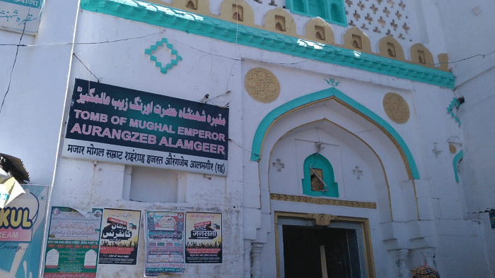Aurangzeb's tomb in Khuldabad, Maharashtra. Credit: Mrityunjay Bose