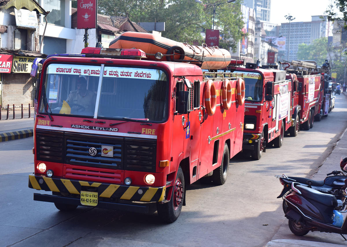 The government had asked 16 district hospitals and 150 taluk hospitals to get a no-objection certificate from the fire department. Credit: DH File Photo