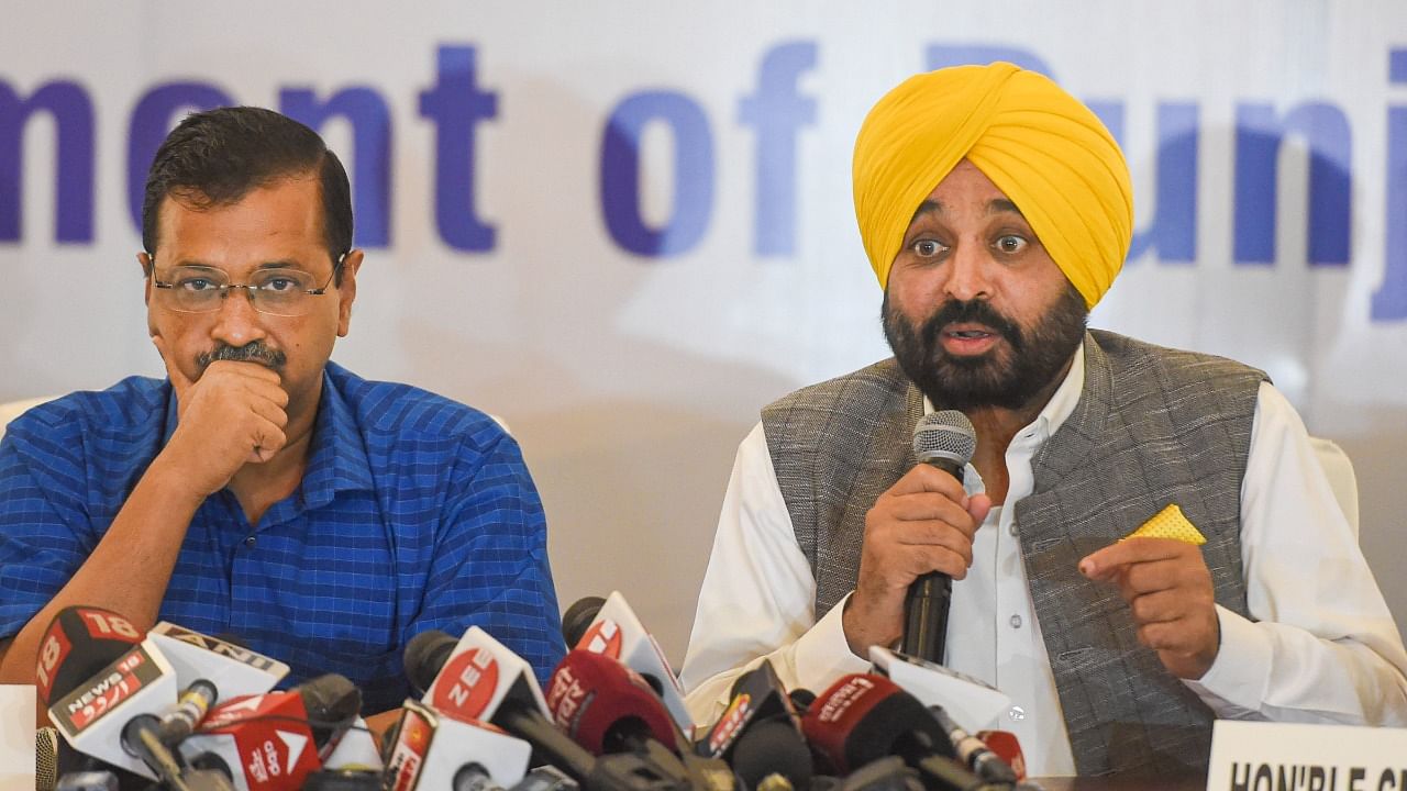 Aam Aadmi Party chief Arvind Kejriwal and Punjab Chief Minister Bhagwant Mann. Credit: PTI File Photo