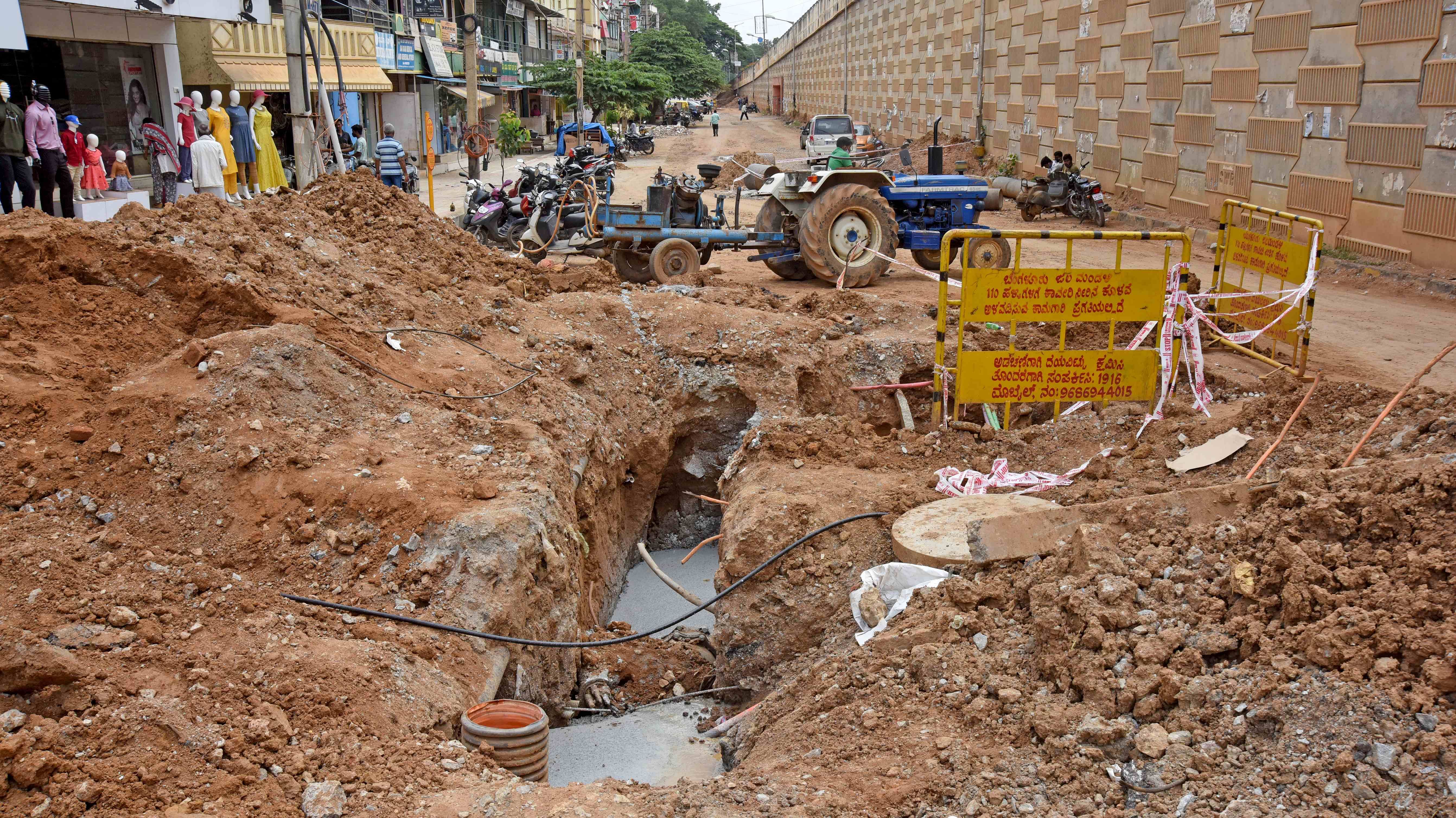 This means that the drains – which carry excess water from one lake to the other – have been either narrowed down or fully encroached upon, forcing water to overflow in low-lying areas. Credit: DH File Photo