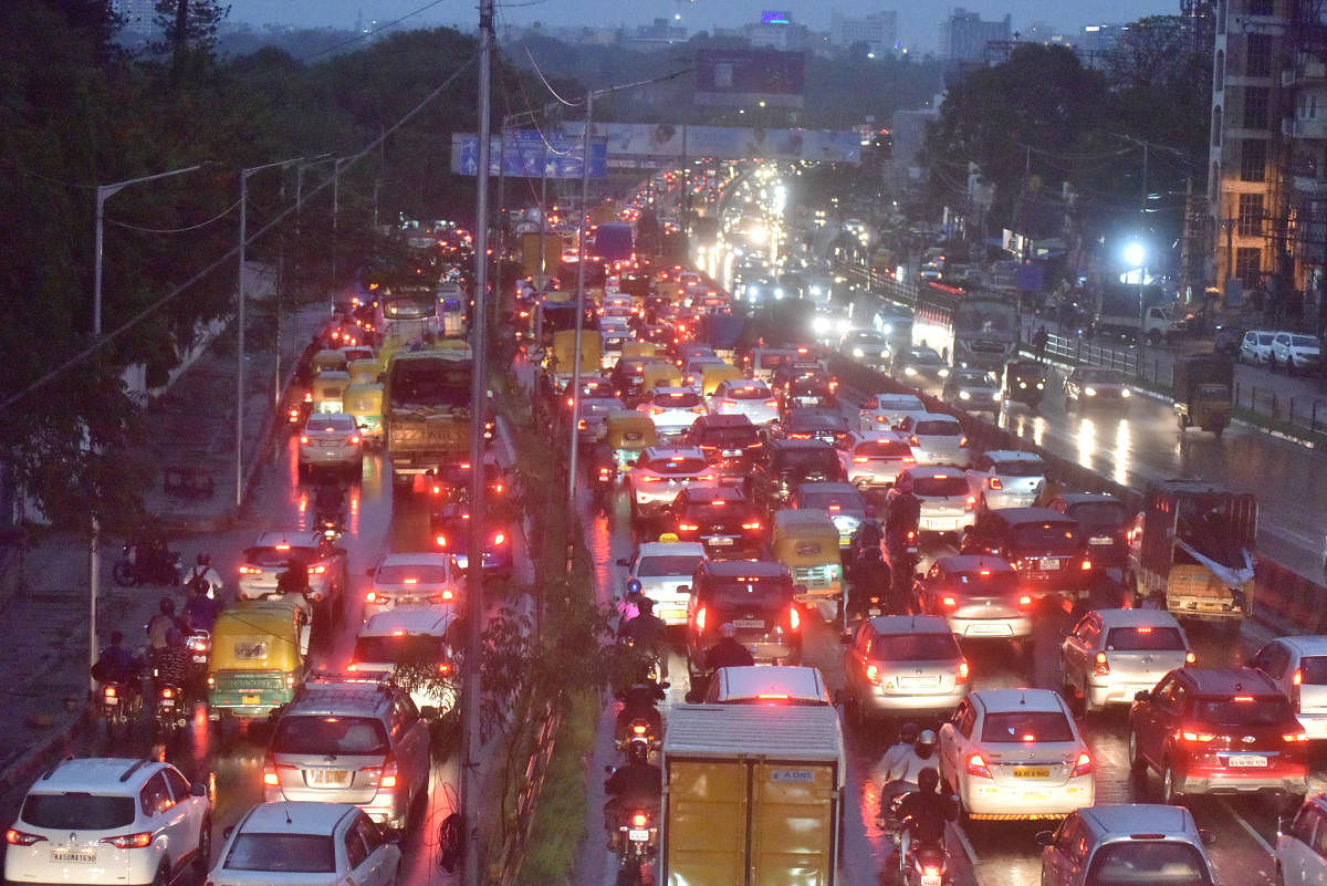 The most common causes of noise pollution in the city are motor vehicles and construction, according to the Karnataka State Pollution Control Board. DH photo by B K Janardhan. Pic for representation.