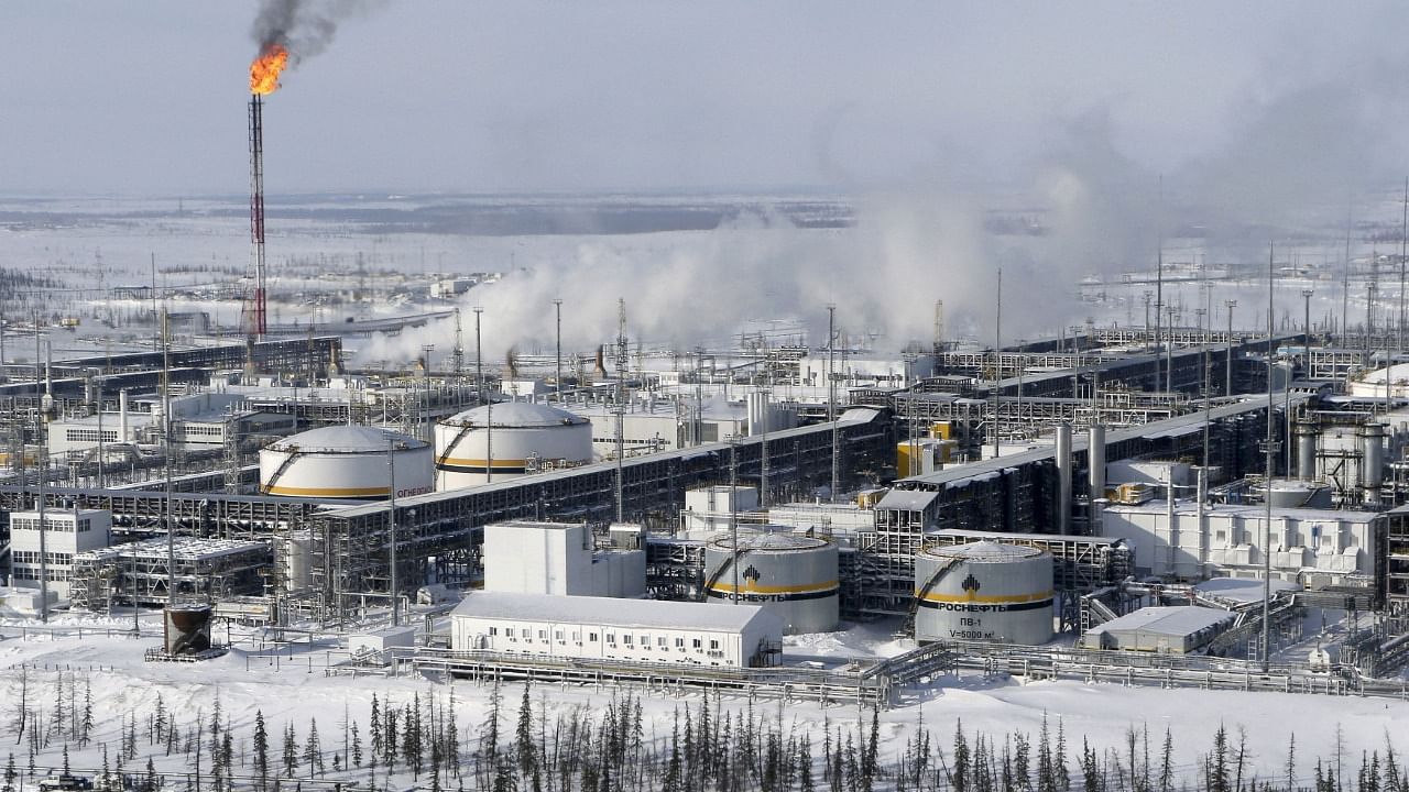 A general view shows oil treatment facilities at Vankorskoye oil field owned by Rosneft north of Krasnoyarsk. Credit: Reuters file photo