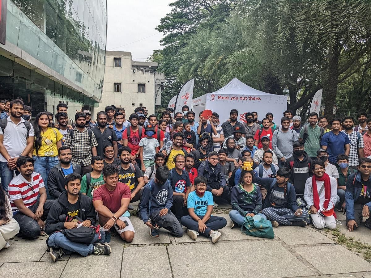 Over 160 Pokémon Go players gathered for the ‘Community Day’ meetup at the junction of Vittal Mallya Road and Kasturba Road last month.