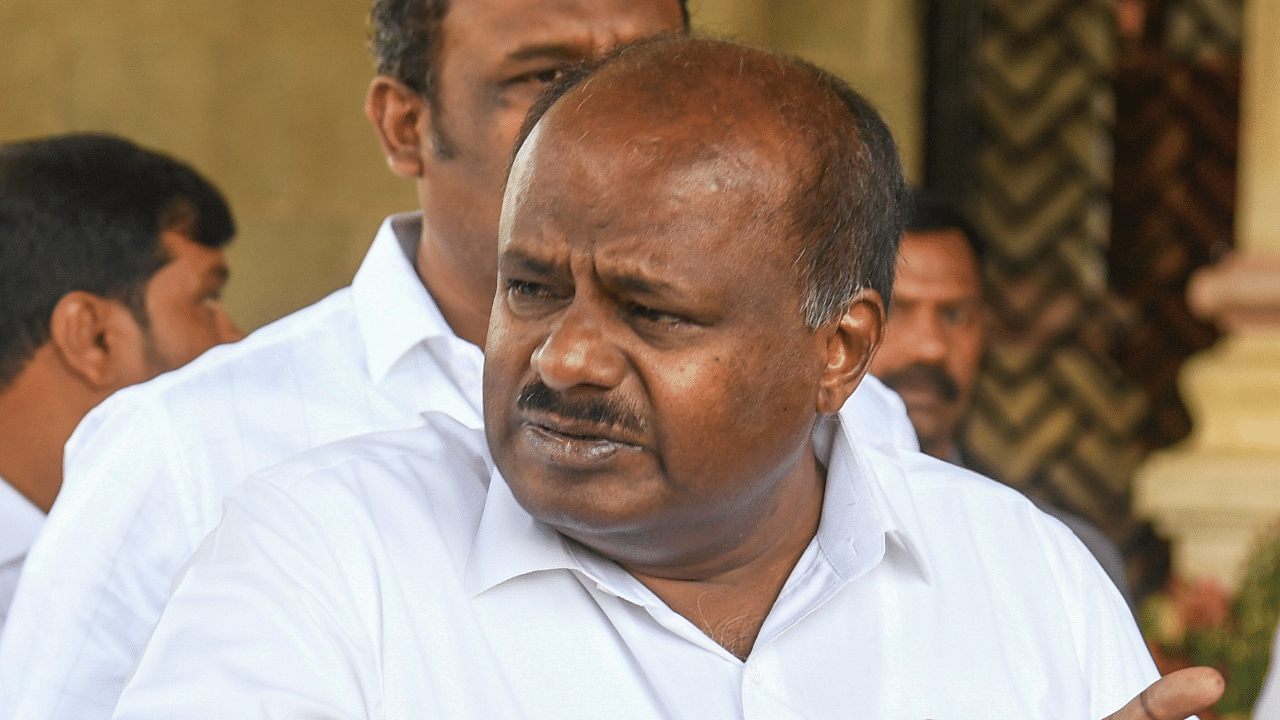 Kumaraswamy slammed the Congress and said it stood “exposed” for helping the BJP win. Credit: DH Photo