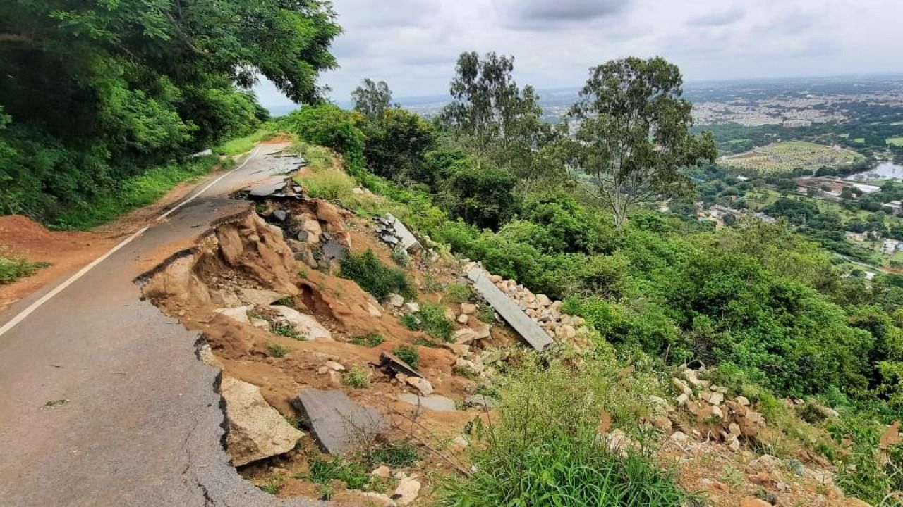 Landslide on the road leading to Nandi statue, atop Chamundi Hill, that is yet to be restored, in Mysuru. Credit: DH Photo