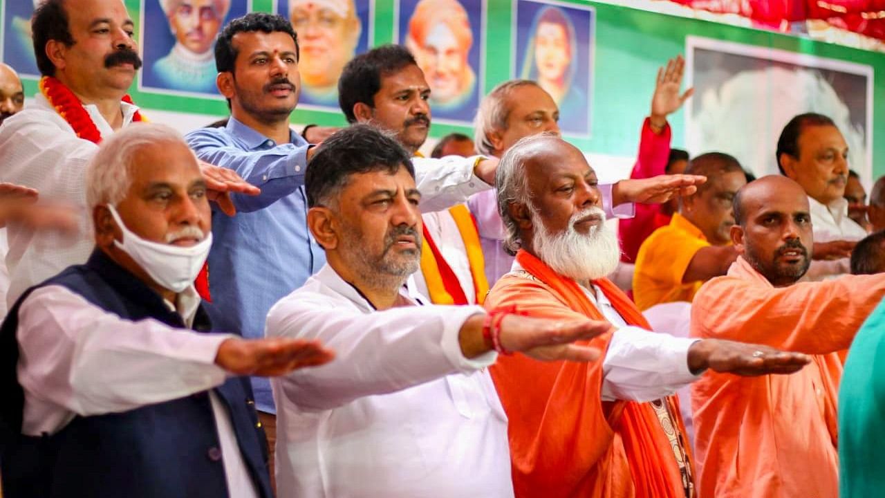 Thousands of people gathered at Freedom Park to stage a protest mobilised by the Vishwamanava Krantikari Mahakavi Kuvempu Horata Samiti. Credit: Special Arrangement