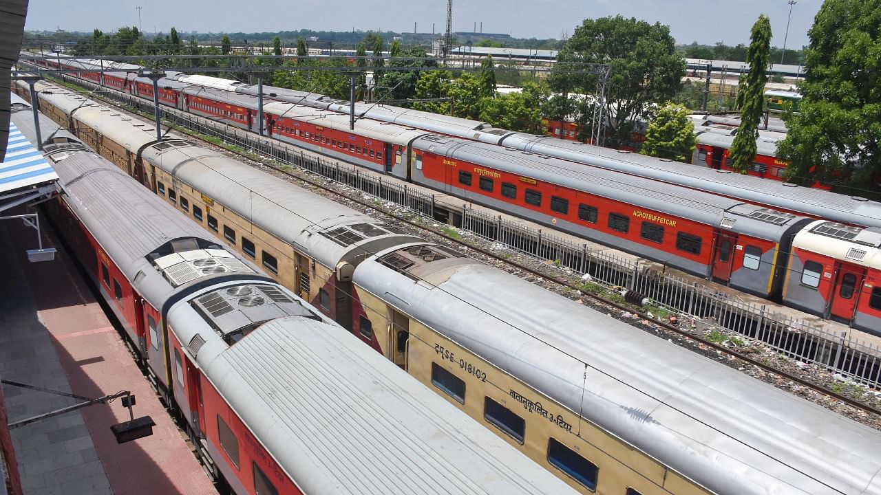 Trains stand parked at Hatia Railway Station after their cancellation due to 'Bharat Bandh', called to protest against Centre's 'Agnipath' scheme. Credit: PTI Photo