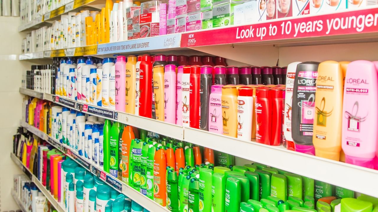 L'Oreal India Pvt Ltd has not passed the benefits of tax cut from 28 per cent to 18 per cent on a wide range of goods including face wash, shampoo, hair colour, etc. Credit: iStock Photo