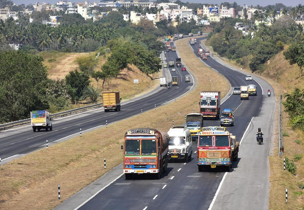 NICE Road, Electronics City Elevated Expressway and Airport Road are the three tolled thoroughfares in Bengaluru. Credit: DH File Photo