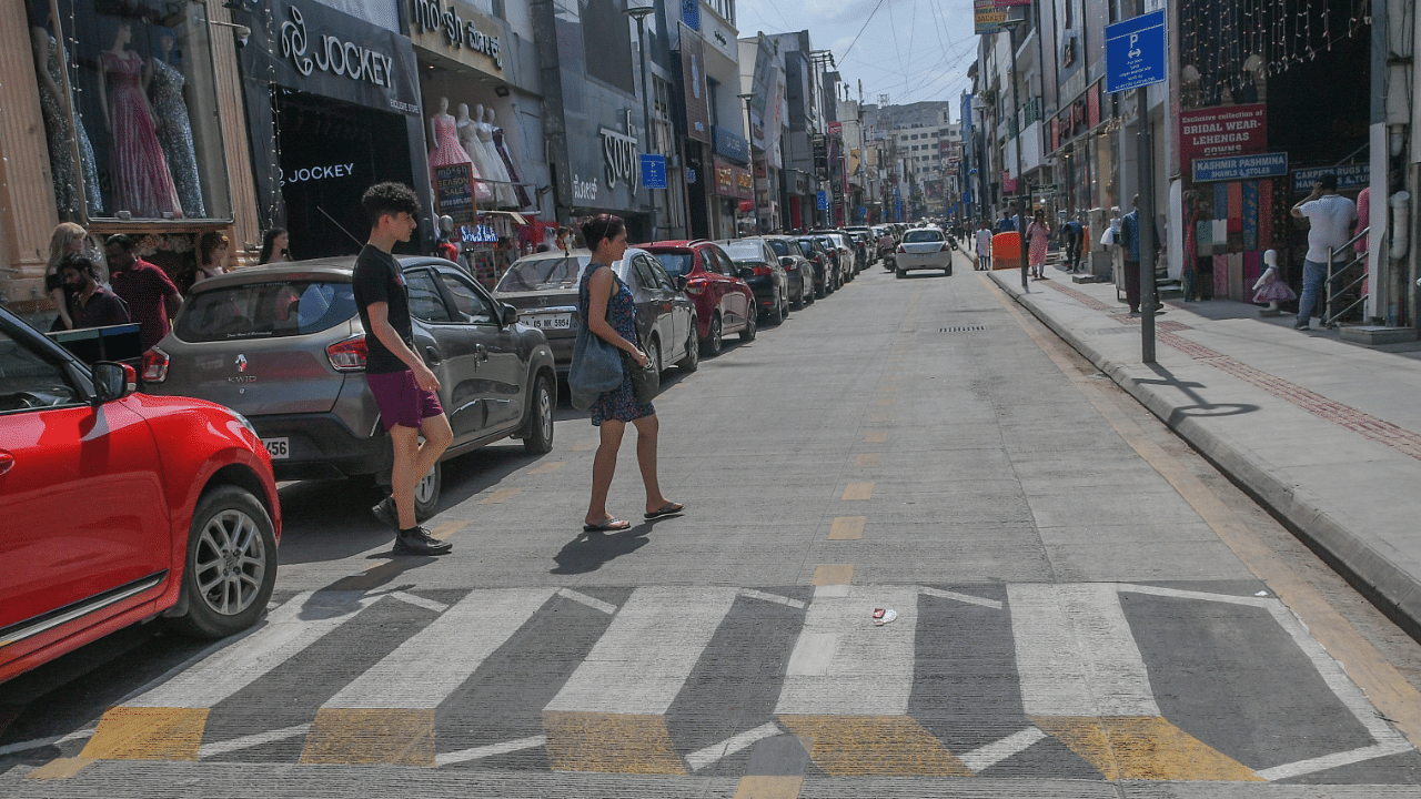 Experts cite the lack of pedestrian infrastructure, especially safer crossings, on most roads as the primary reason for the increase in the number of pedestrian deaths. Credit: DH Photo