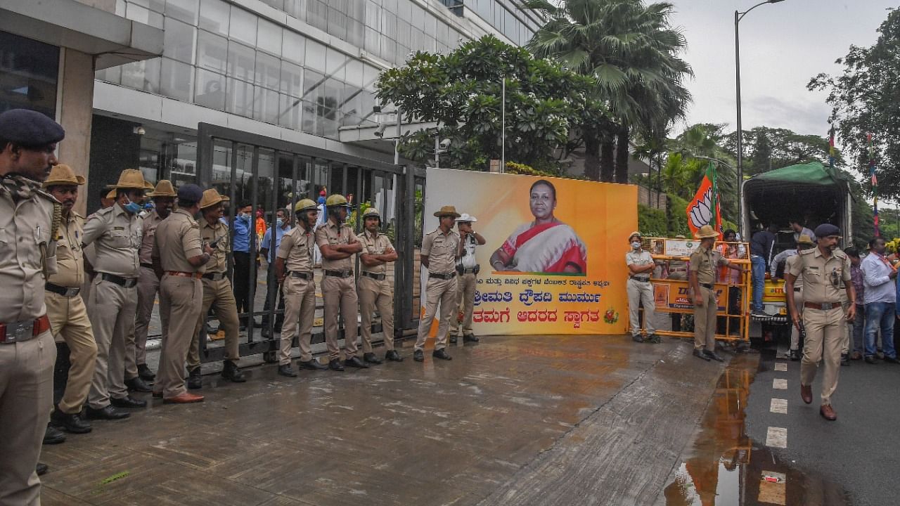 Police security at Draupadi Murmu Bharatiya Janata Party's presidential election candidate visit for election campaign at hotel Shangrila. Credit: DH Photo