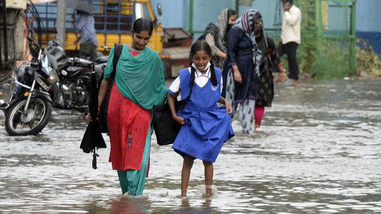 Met centre said heavy to very heavy with extremely heavy rain is very likely to occur at isolated places in Adilabad, Komaram Bheem Asifabad, Mancherial, Nirmal, Nizamabad, Jagityal, Peddapally, Jayashankar Bhupalapally districts till 8.20 am on Monday. Credit: AFP File Photo