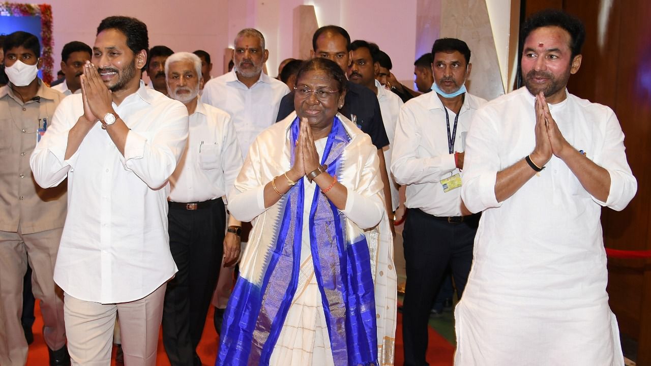 NDA's presidential candidate Droupadi Murmu with Union Minister G. Kishan Reddy and Andhra Pradesh Chief Minister Y.S. Jagan Mohan Reddy. Credit: PTI Photo