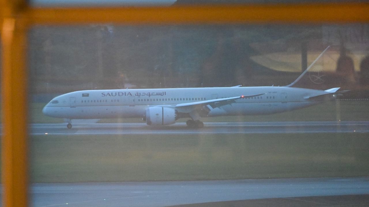 A Saudia airline Boeing 787 Dreamliner believed to be carrying Sri Lanka's president Gotabaya Rajapaksa, his wife and two bodyguards arrives at Changi International Airport in Singapore. Credit: AFP Photo