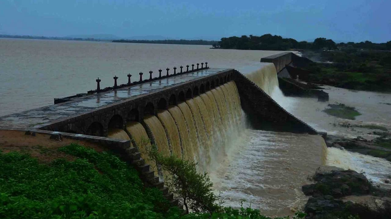 River Godavari level rose to 70 feet on Friday. Credit: IANS Photo