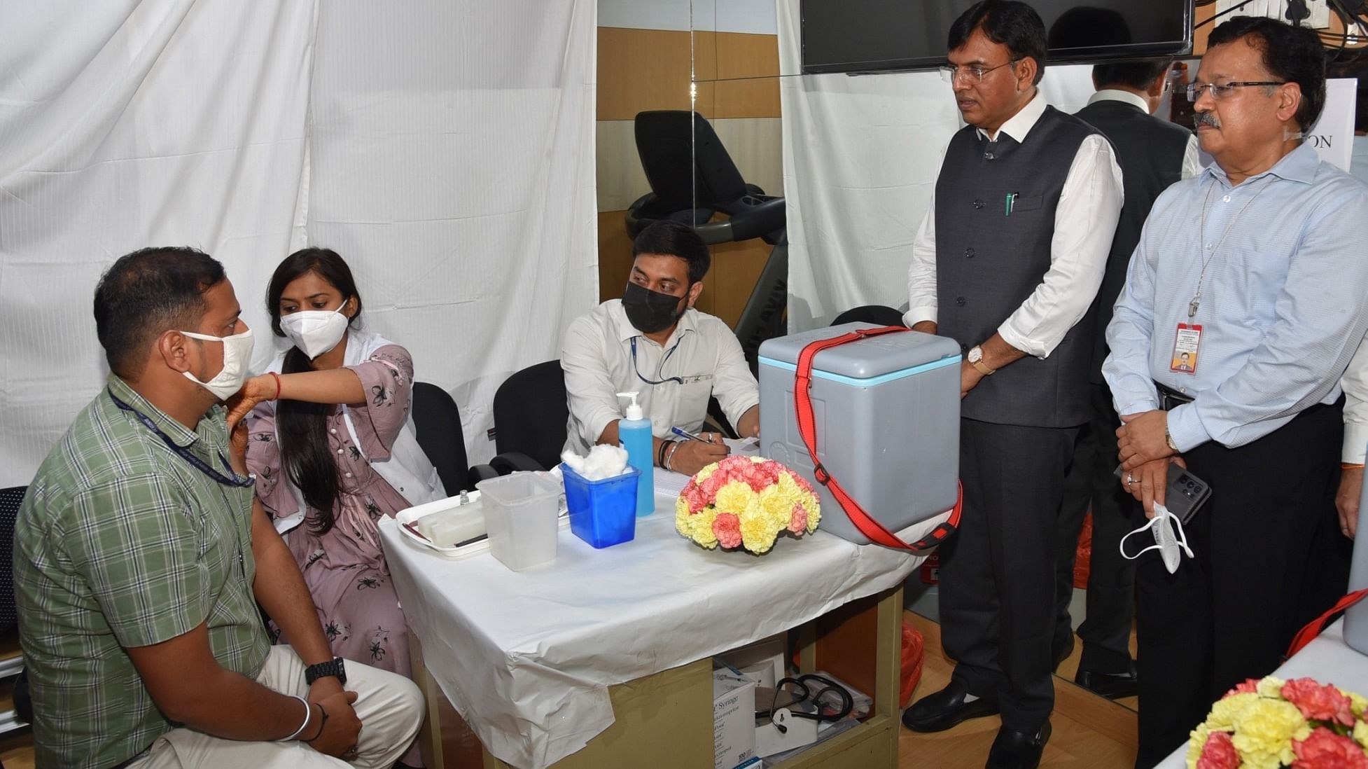 Union Minister for Health & Family Welfare, Chemicals and Fertilizers Mansukh Mandaviya launches the nationwide 'COVID Vaccination Amrit Mahotsava' at Government COVID Vaccination Centres (CVCs) for next 75 days, at Nirman Bhawan in New Delhi on Friday. Credit:IANS Photo
