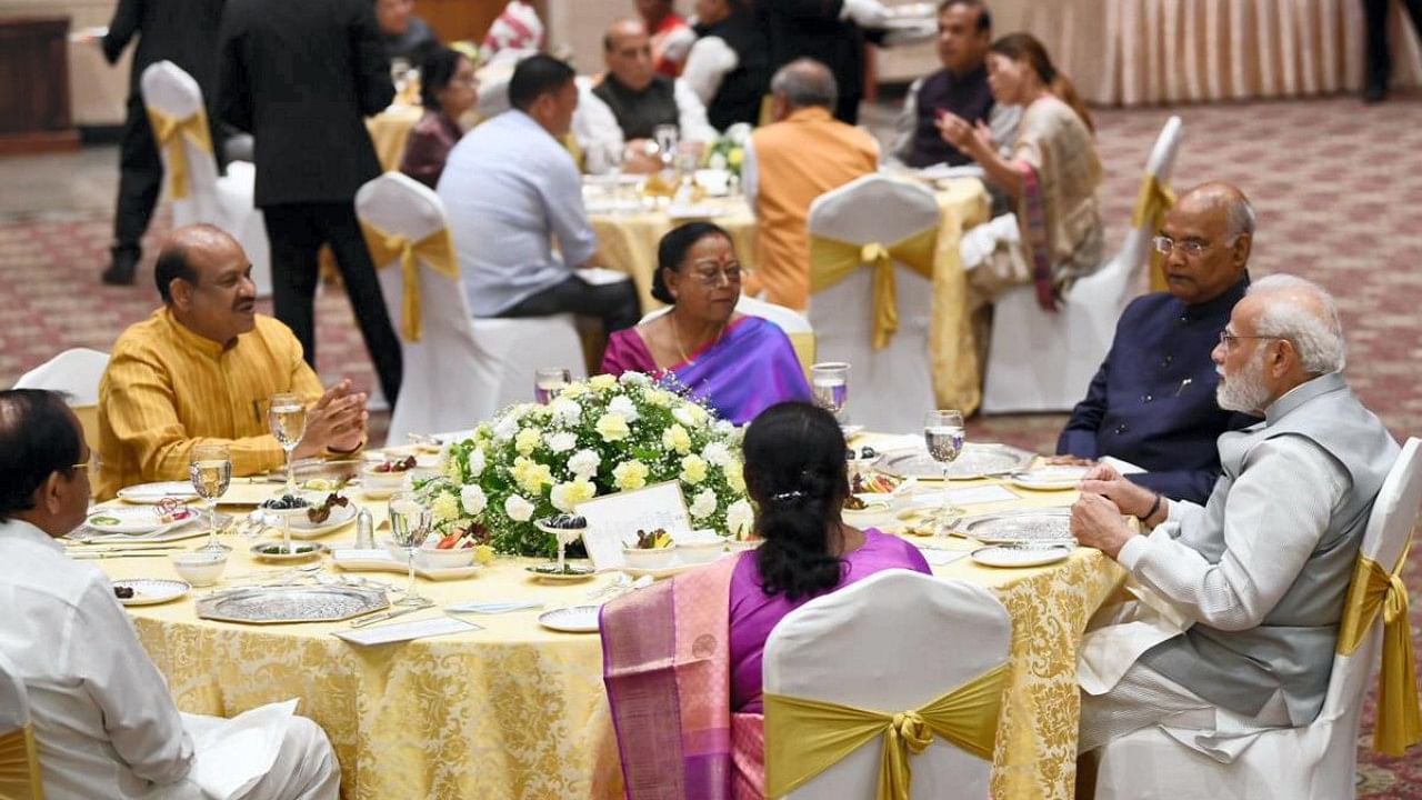 PM Modi hosts farewell dinner for Prez Kovind. Credit: PTI Photo