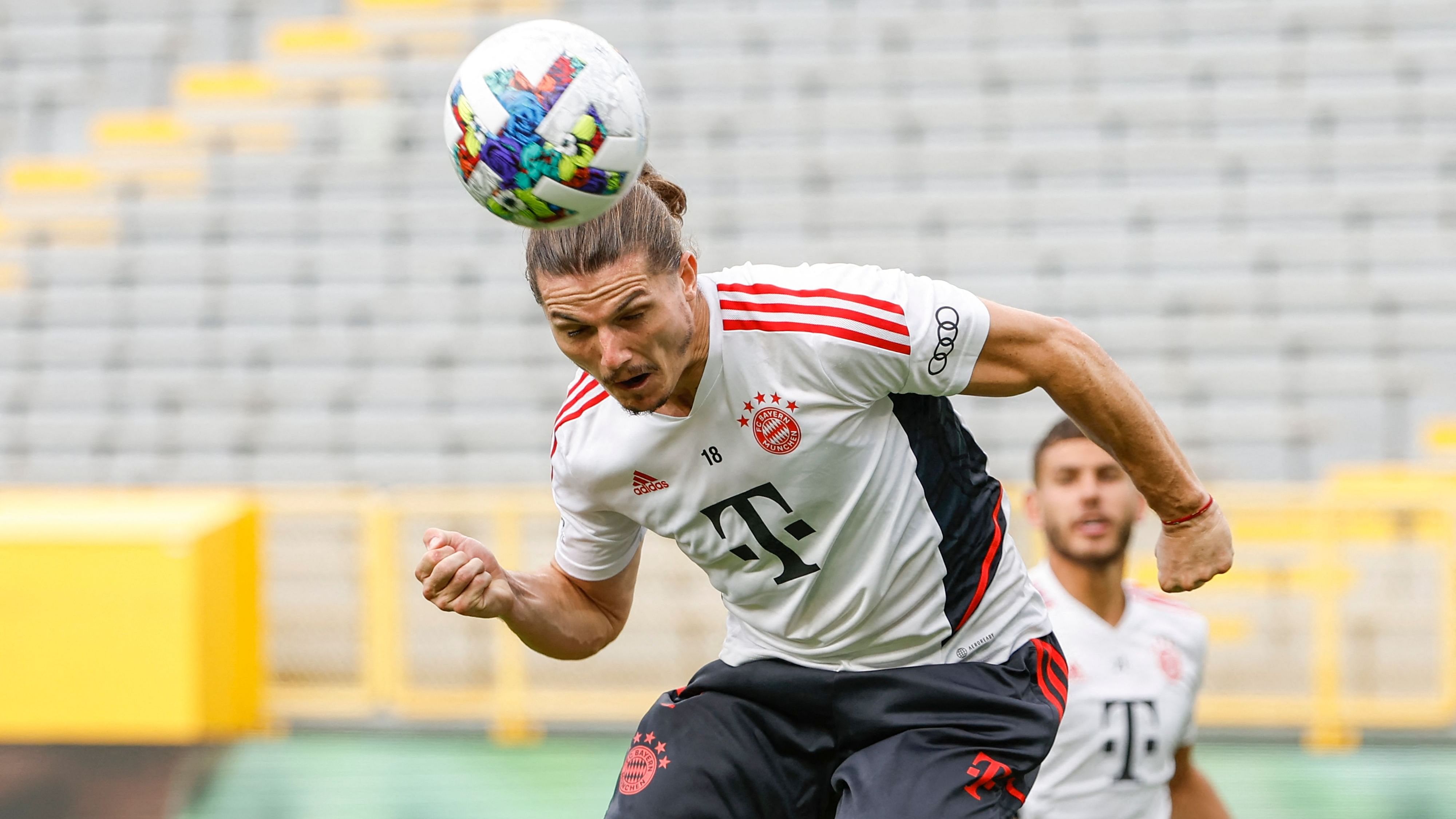 One study, in 2019, found that soccer players, with the exception of goalkeepers, are 3 1/2 times more likely to suffer from neurodegenerative disease than the general population. Credit: AFP photo