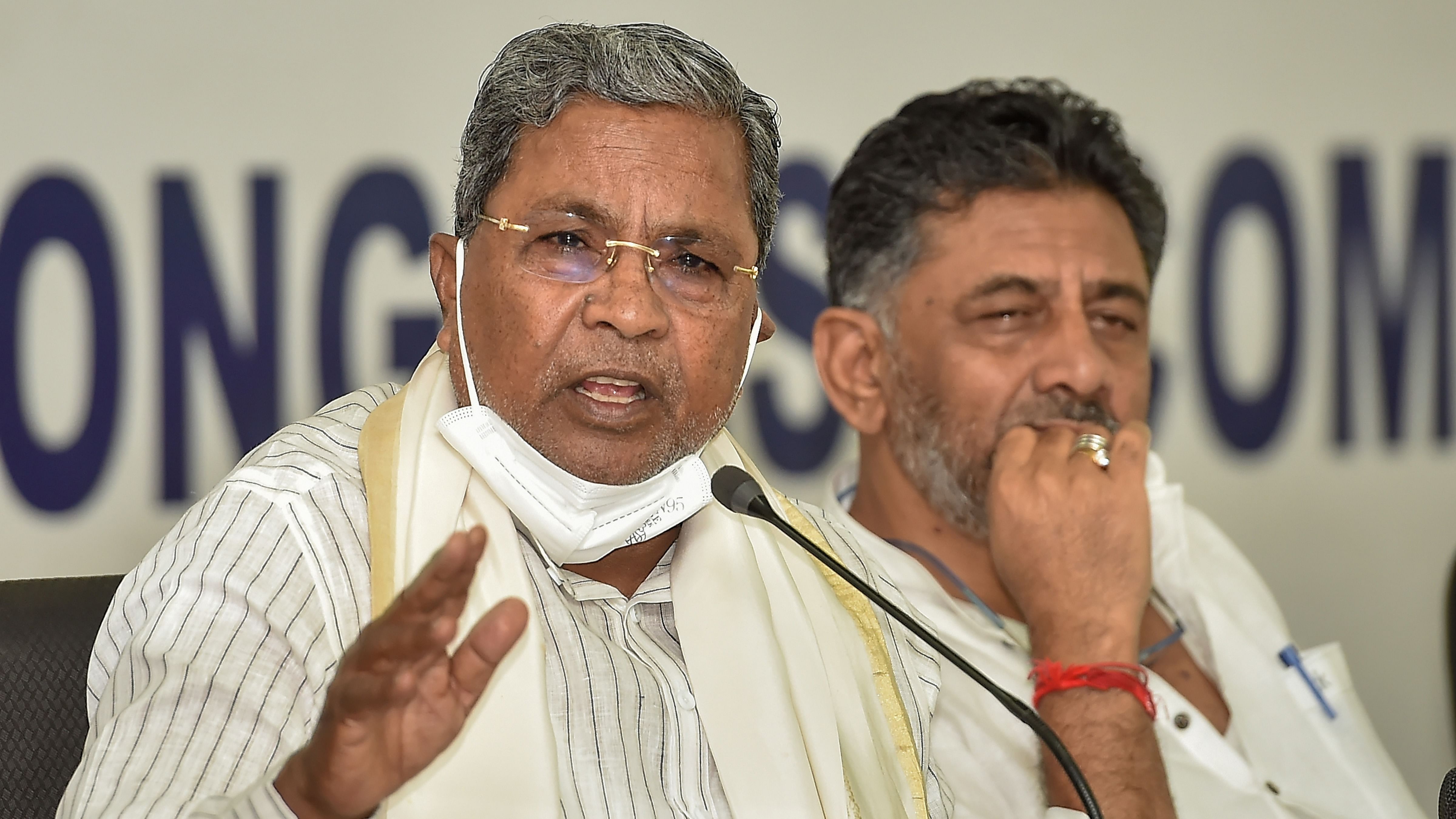 Siddaramaiah and D. K. Shivakumar. Credit: PTI Photo