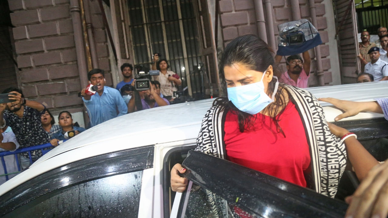ED officials produced Arpita Mukherjee before the Bankshall court for her custody in Kolkata on July 24, 2022. Credit: IANS Photo