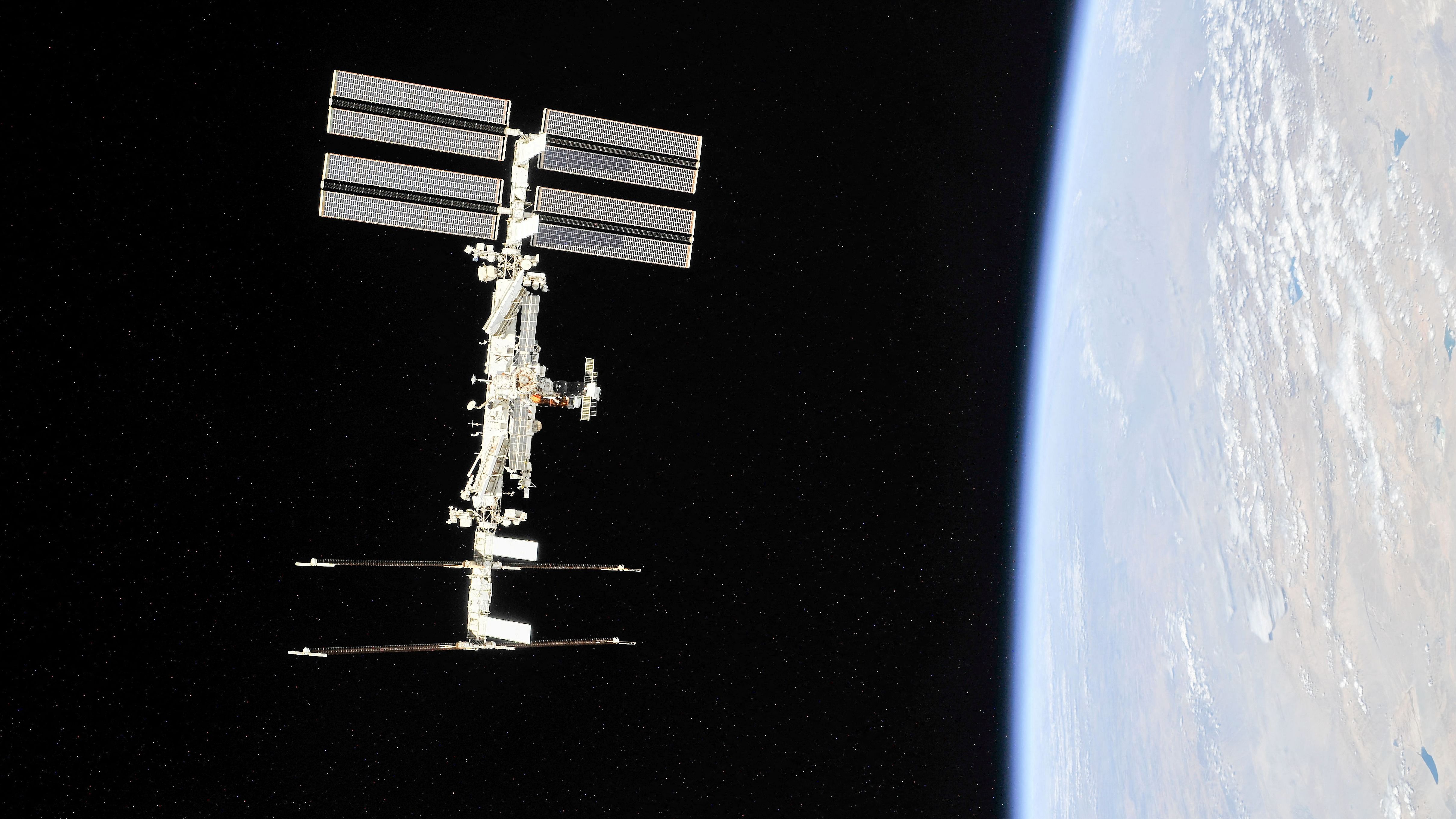 <div class="paragraphs"><p>The International Space Station (ISS) in orbit around the Earth.</p></div>