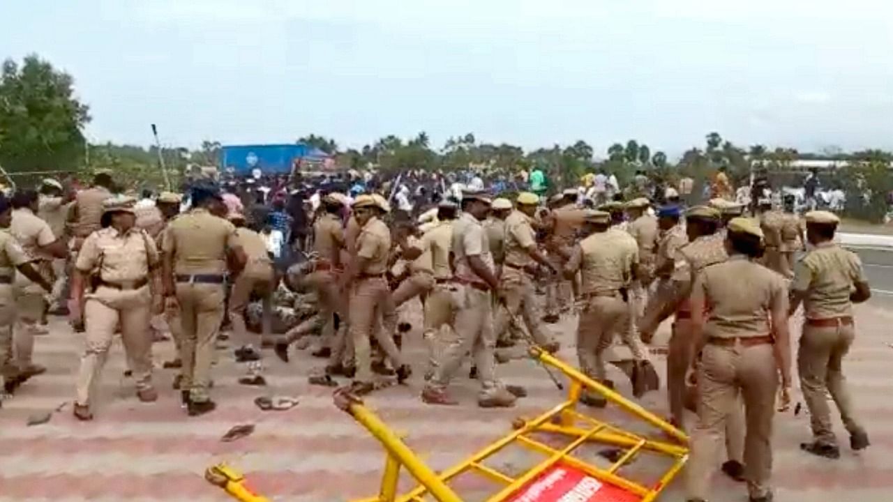 Security personnel attempt to maintain law and order after violence erupted demanding justice over the death of a-17 year old girl, studying Class 12 in a private residential school in Chinnasalem, in Kallakurichi. Credit: PTI Photo