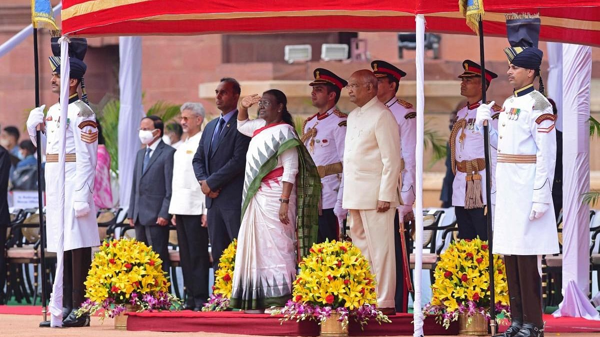 President Droupadi Murmu (C) inspects a guard of honour after her swearing-in ceremony, at Rashtrapati Bhavan. Credit: AFP Photo/India's Presidential Palace Rashtrapati Bhavan