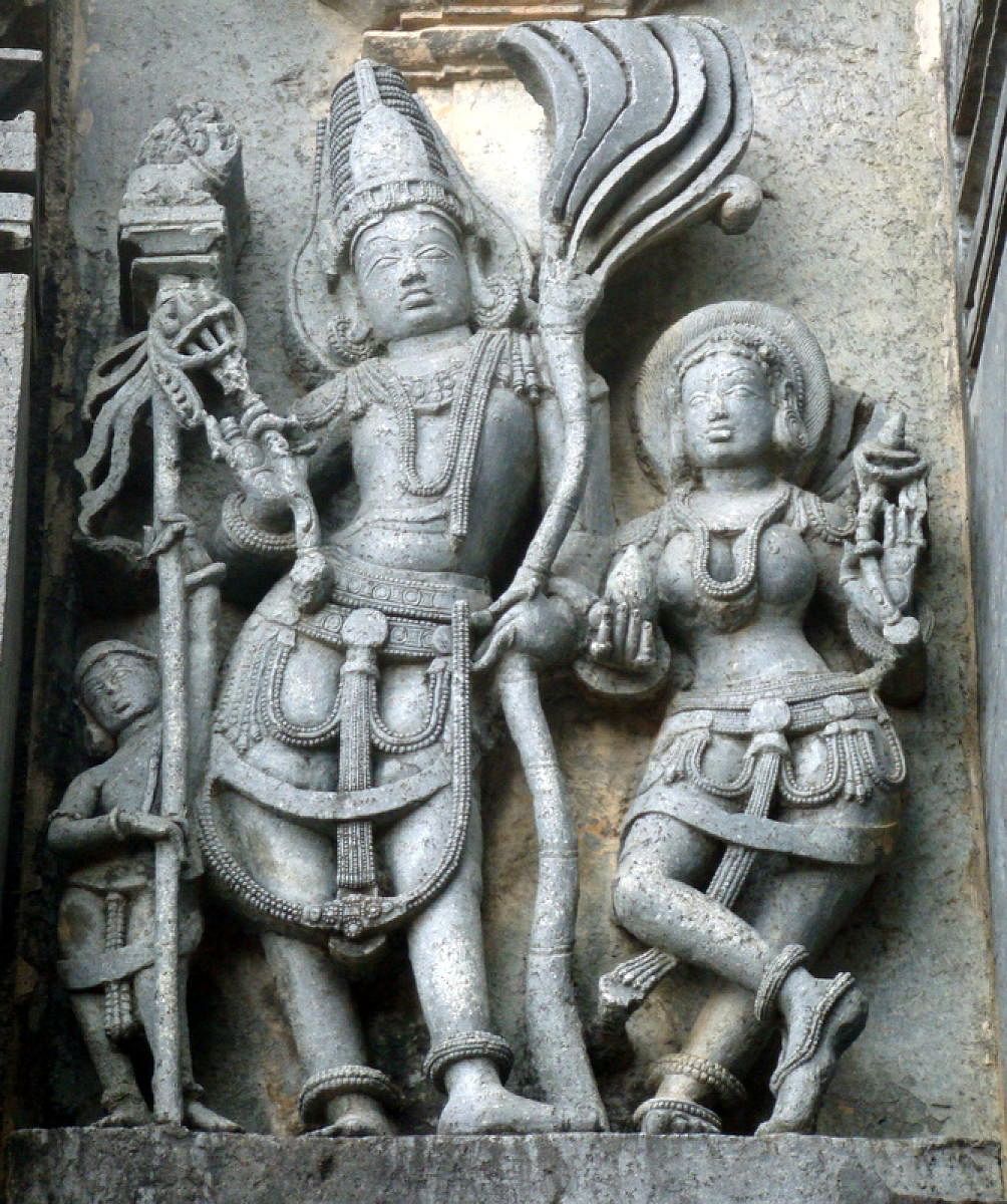 A sculpture of Lord Kamadeva and his consort Rati at the Chennakeshava temple, Belur. (Pic courtesy: Philip Larson/ Wikimedia Commons)