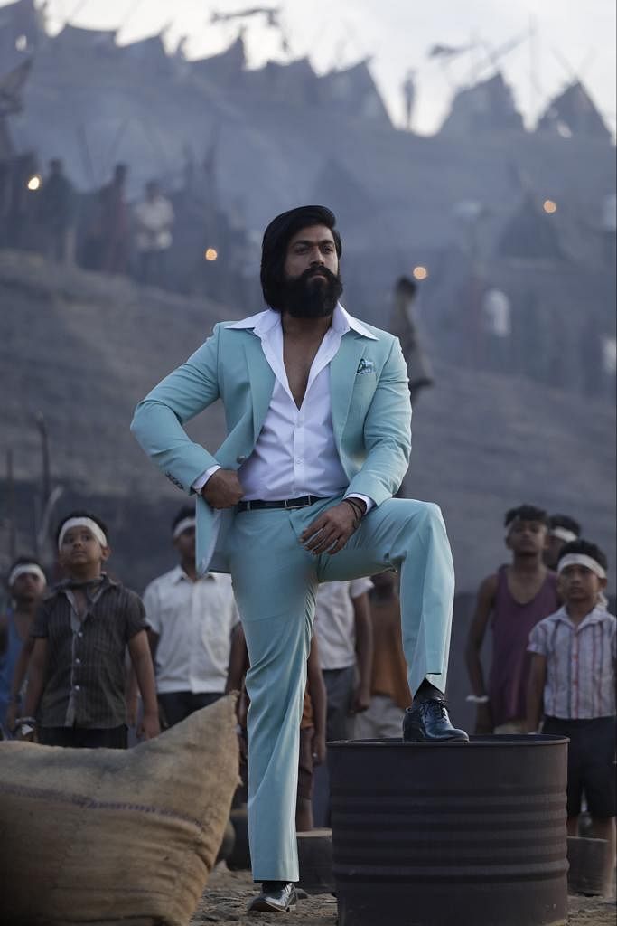 Actor Yash sports classy suits designed by Saniya Sardhariya in 'KGF: Chapter 2'