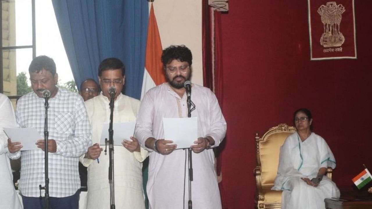 Udayan Guha, Partha Bhowmick, Snehasis Chakraborty and Babul Supriyo take oath as Ministers with independent charges in the presence of West Bengal CM Mamata Banerjee, at Raj Bhavan in Kolkata on Wednesday, Aug 03, 2022.. Credit: IANS Photo