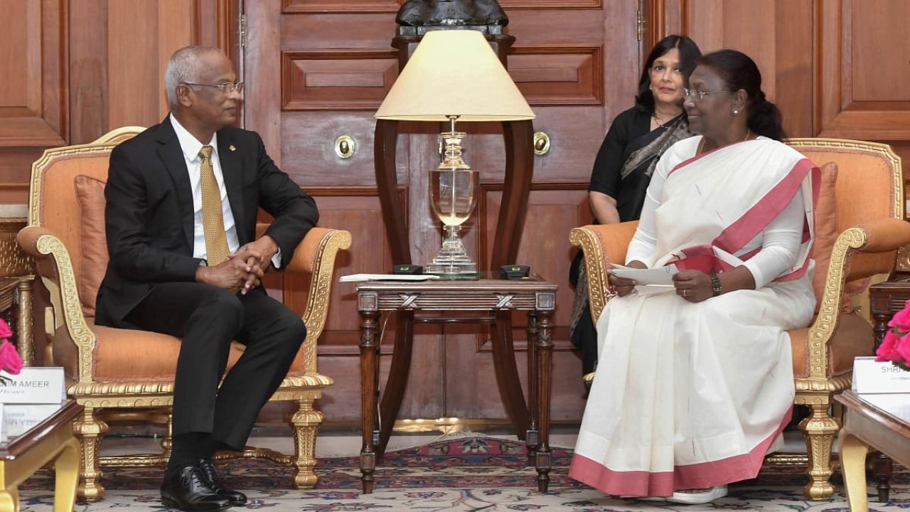 President Droupadi Murmu with President of the Republic of Maldives Ibrahim Mohamed during their meeting at Rashtrapati Bhavan, in Delhi. Credit: PTI Photo