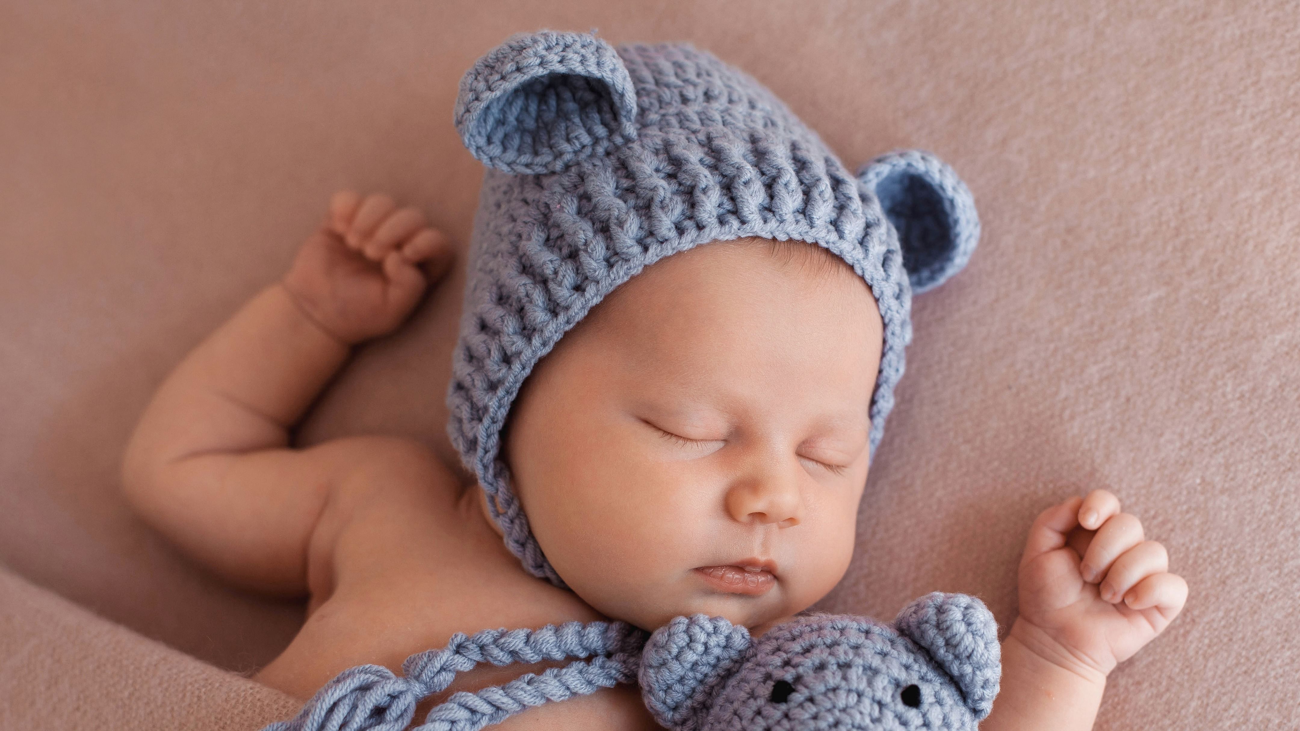 Rather than relying on charts of average sleep patterns, we can tell a baby has slept sufficiently if they are alert and happy when they are awake. Credit; iStock Photo