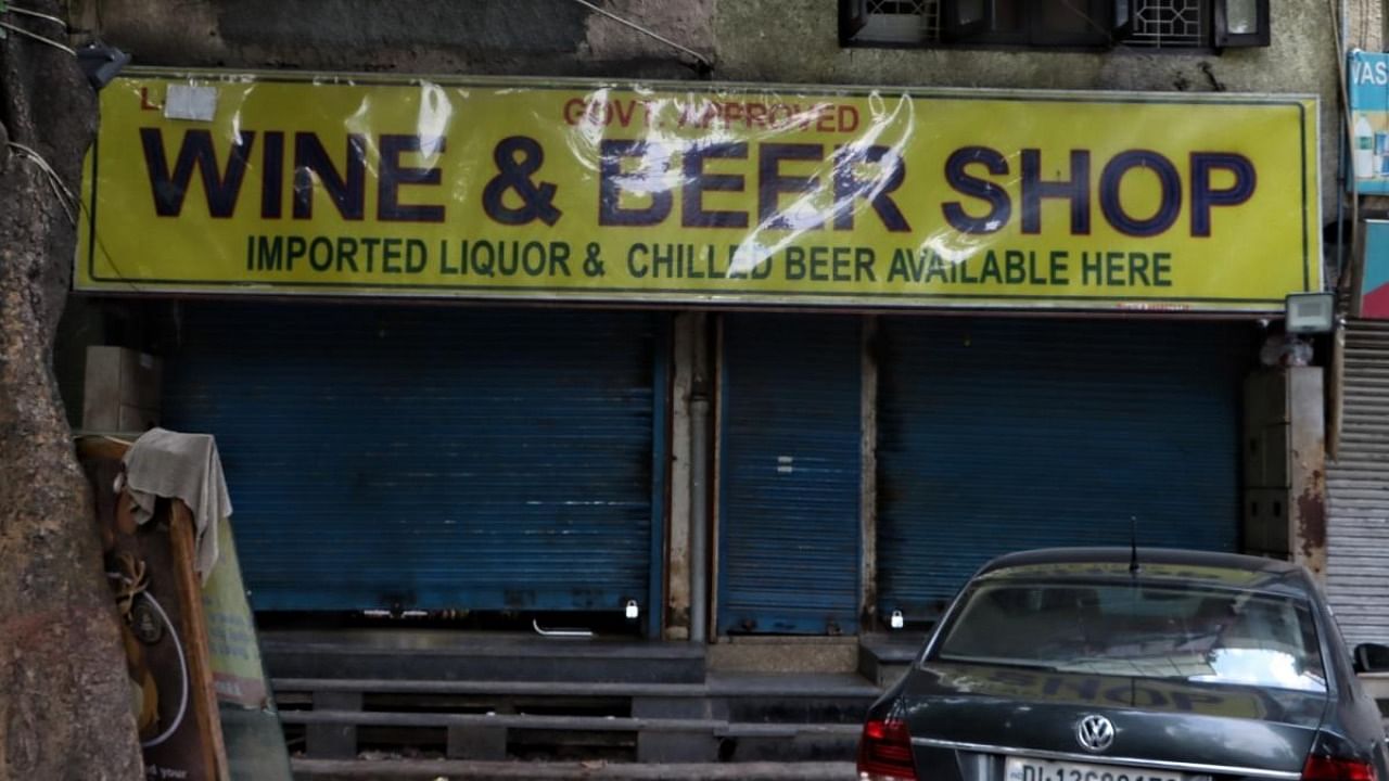 A liquor shop closed due to the shortage of alcohol, in New Delhi. Credit: IANS Photo