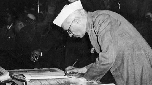 The 53 episode series is Benegal’s attempt at capturing the India’s first Prime Minister Pandit Jawaharla Nehru perspective and understanding of India.  Credit: Wikimedia commons