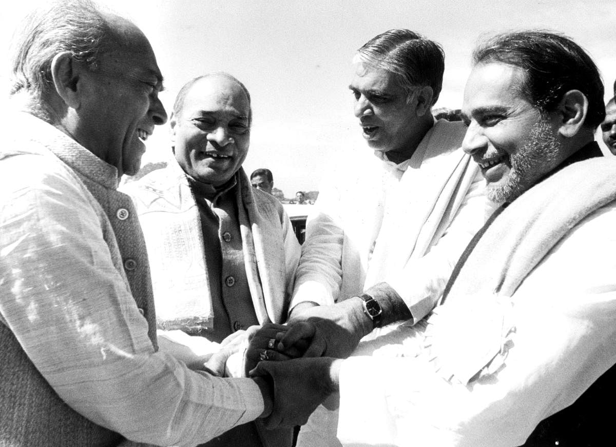 A DH file photo from 1987 when then Union minister P V Narasimha Rao visited Bangalore to inaugurate the Panchayat Raj Training camp.