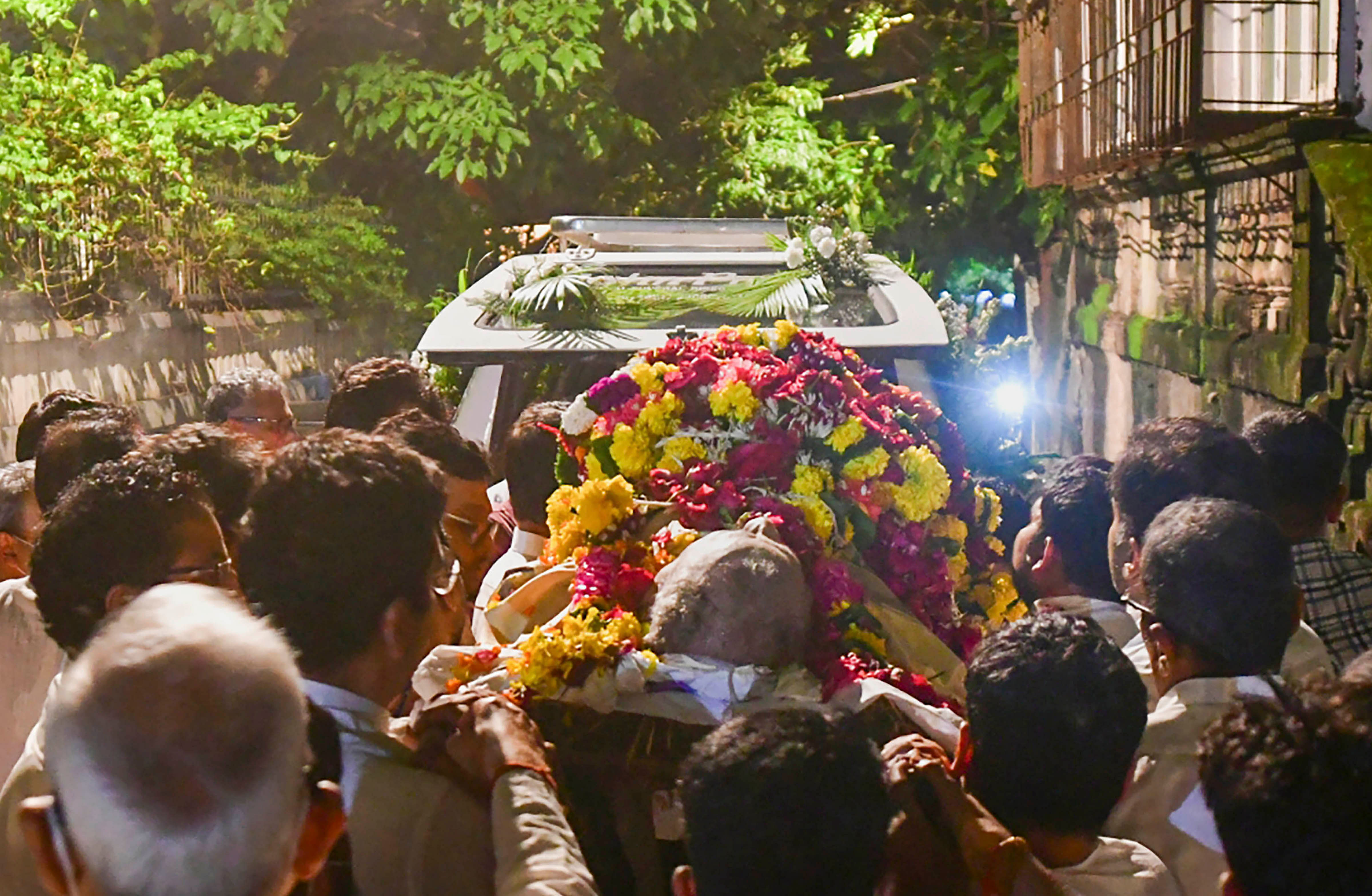 Funeral ceremony of veteran stock market investor and Indian billionaire late Rakesh Jhunjhunwala. Credit: PTI Photo