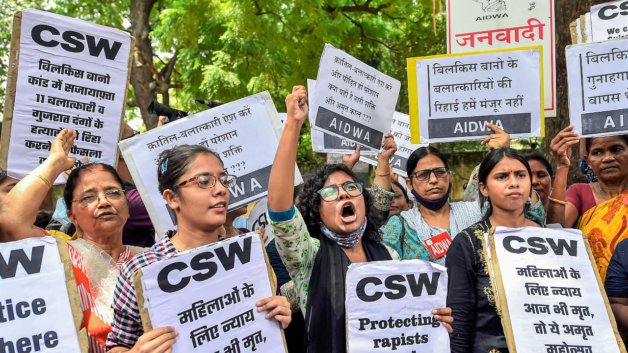 Members of various women organisations in Delhi raise slogans during a protest against the remission of sentence given to the convicts of Bilkis Bano's case. Credit: PTI Photo