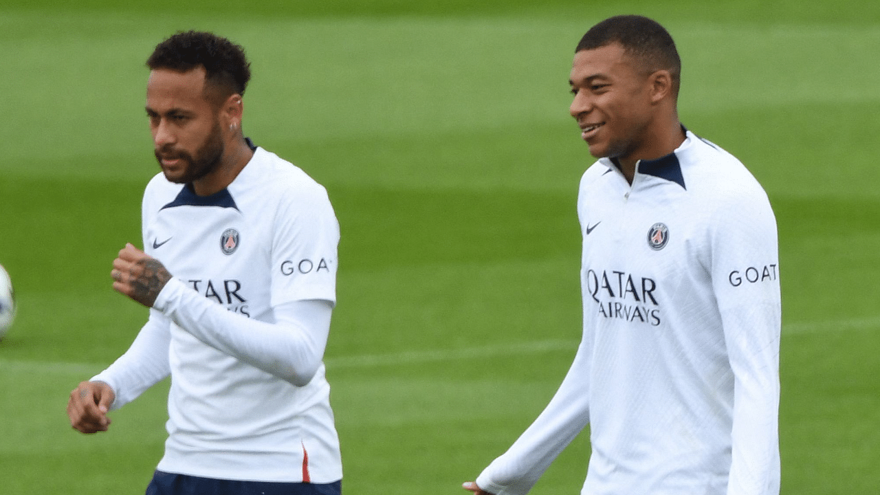 Paris Saint-Germain's French forward Kylian Mbappe (R) and Paris Saint-Germain's Brazilian forward Neymar (L). Credit: AFP Photo