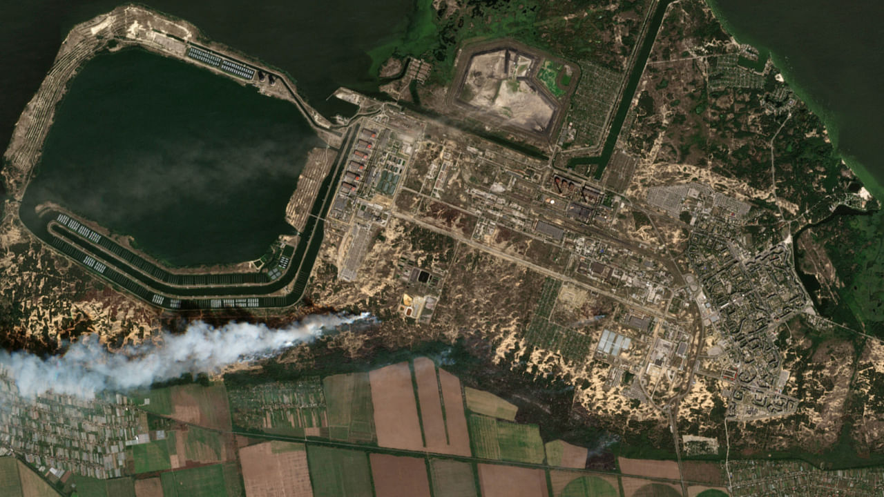 Overview of Zaporizhzhia nuclear power plant and fires, in Enerhodar in Zaporizhzhia region, Ukraine, August 24, 2022. Credit: Reuters Photo