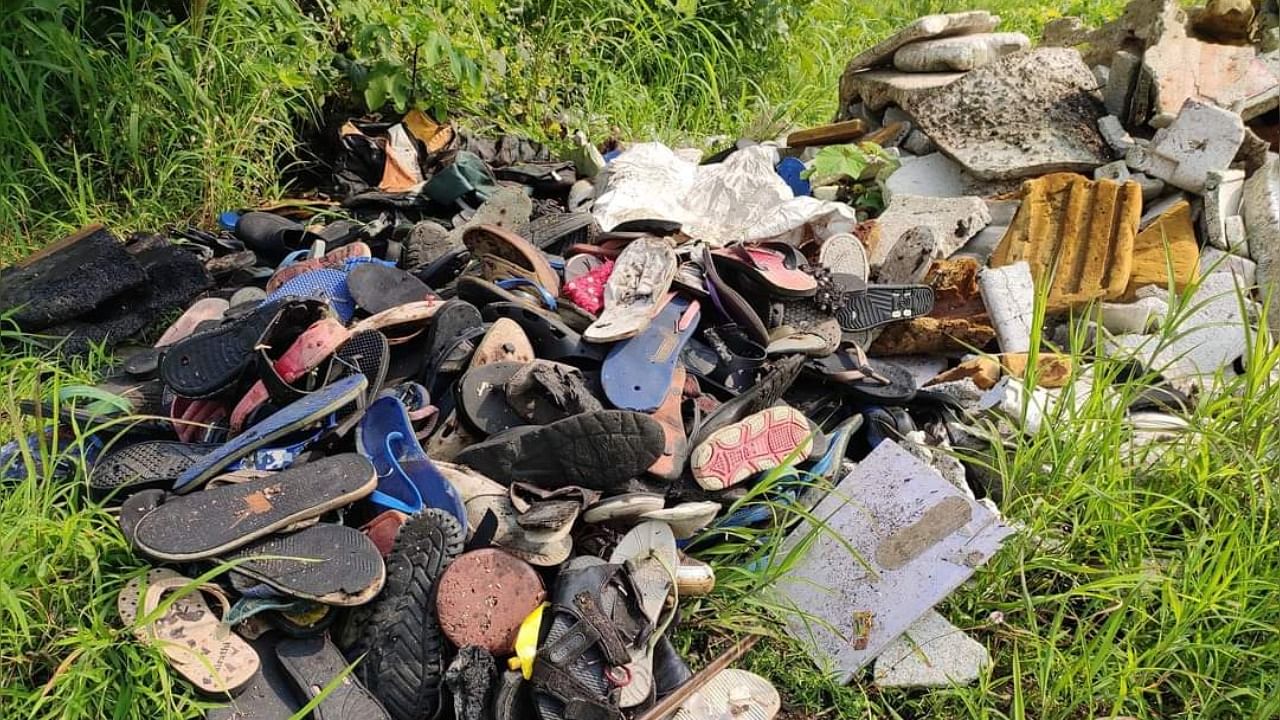From chappals to mattresses, from liquor bottles to medical waste to even mattresses– the list of garbage that the mangrove sena picks up is ever unending. Credit: NatConnect Foundation