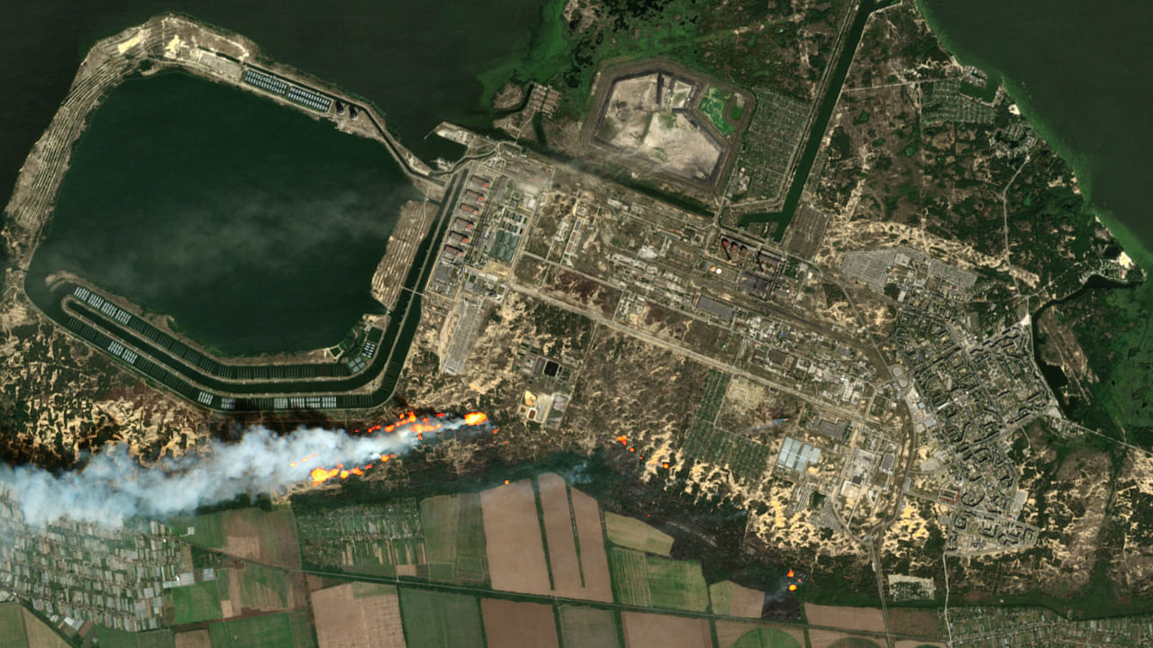 Overview of Zaporizhzhia nuclear power plant and fires, in Enerhodar in Zaporizhzhia region, Ukraine, August 24, 2022. Credit: Reuters Photo/European Union, Copernicus Sentinel-2 Imagery