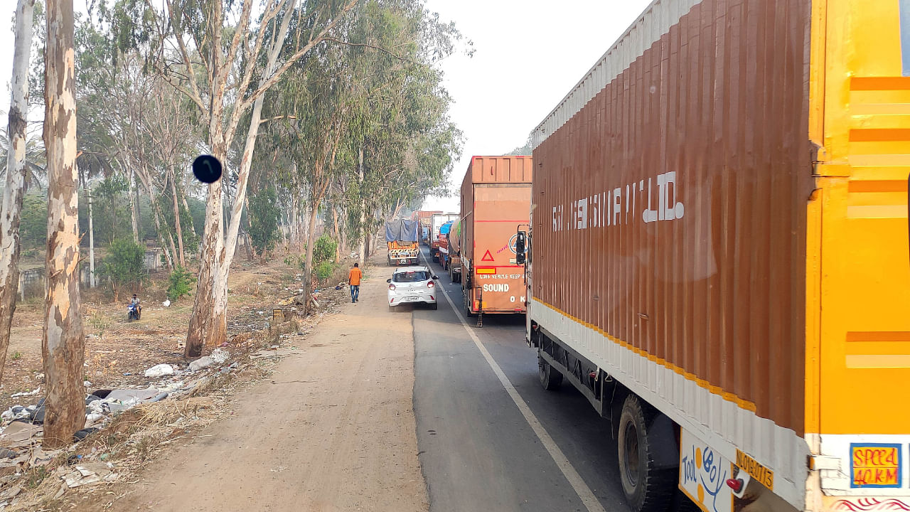 The multi-modal logistics park (MMLP) near Dobbespet is expected to ease gridlock on Tumkur Road. Credit: DH Photo