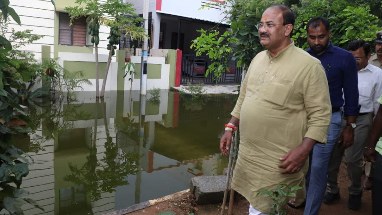 BJP MLA Aravind Limbavali inspects rain-hit areas. Credit: Twitter/@ArvindLBJP