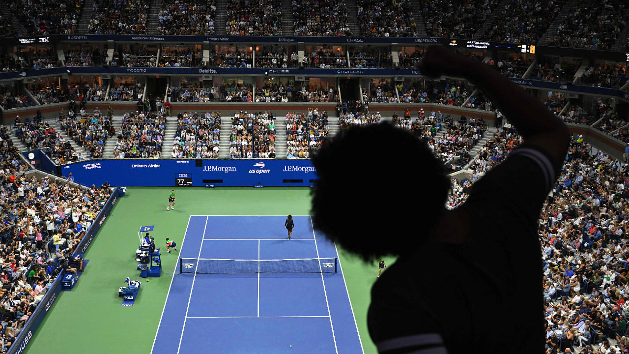 Fans cheer on USA's Serena Williams during her 2022 US Open match against Ajla Tomljanovic, September 2, 2022. Credit: AFP Photo