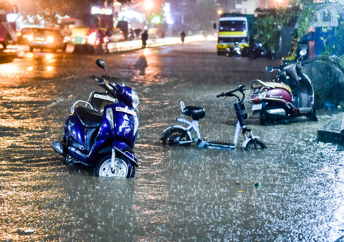 Many areas in Malleswaram were flooded on Sunday. Credit: DH PHOTO