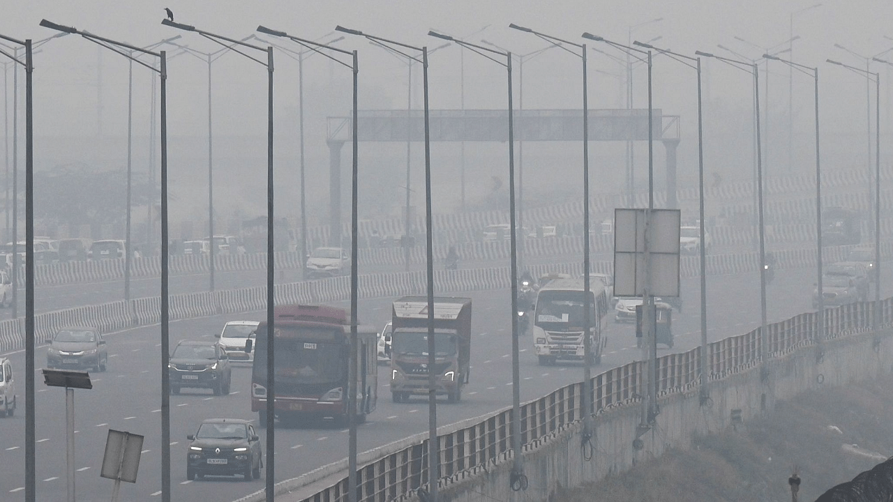 Particles linked to climate change also promote cancerous changes in airway cells, they found, paving the way to new approaches for lung cancer prevention and treatment. Credit: AFP Photo